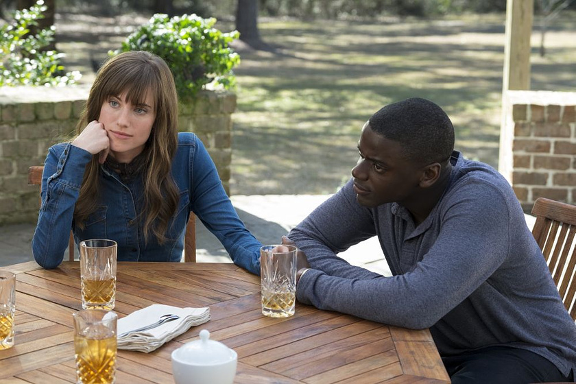 Daniel Kaluuya y Allison Williams en Déjame Salir