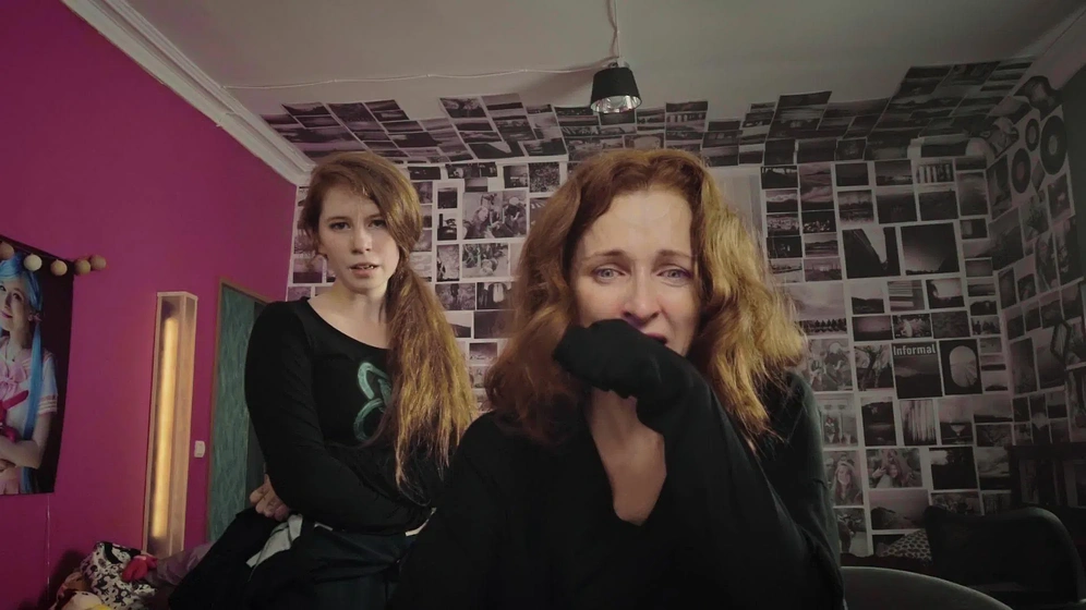 Anna Potebnya y Ekaterina Stulova en #Blue_Whale