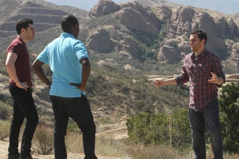 Max Greenfield y Lamorne Morris en new-girl