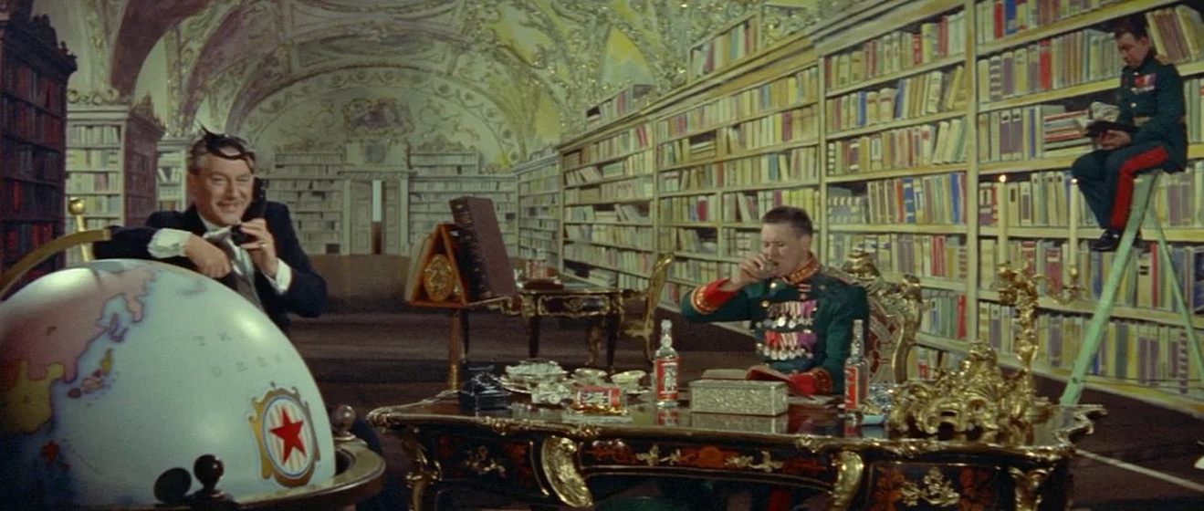 Anthony Quayle y Anton Walbrook en Oh, Rosalinda!