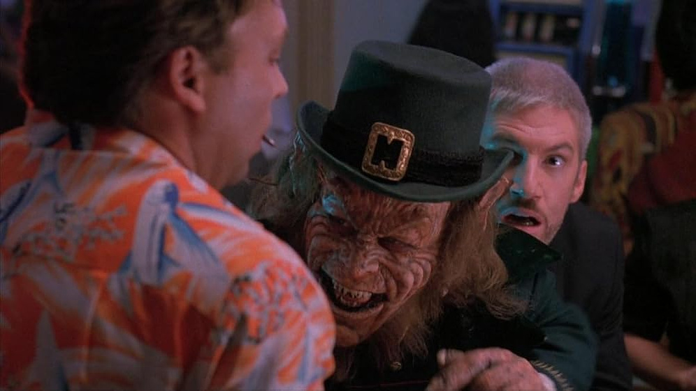 Warwick Davis, Roger Hewlett y Tom Dugan en leprechaun-3