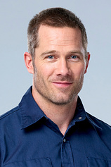 picture of actor Luke Macfarlane