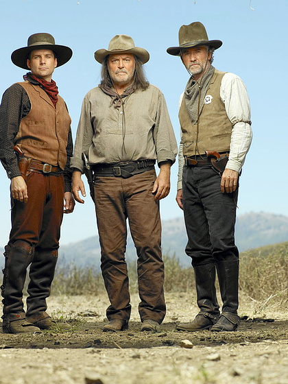 Stacy Keach, Patrick Duffy y David Rees Snell en Duelo de Corazones