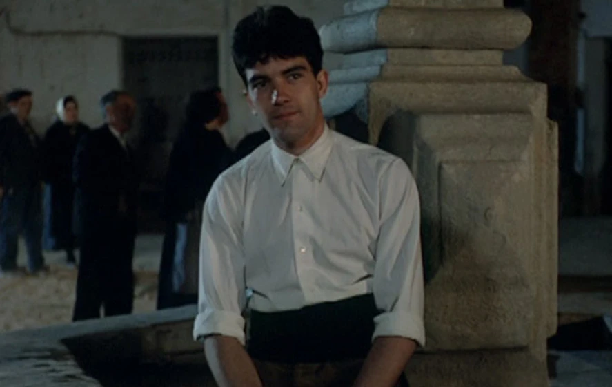 Antonio Banderas en requiem-por-un-campesino-espanol