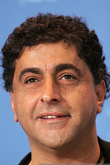 photo of person Özer Kiziltan