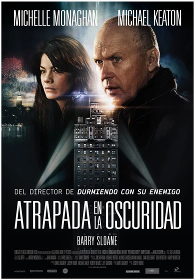 Imagen de atrapada-en-la-oscuridad (Cartel español)