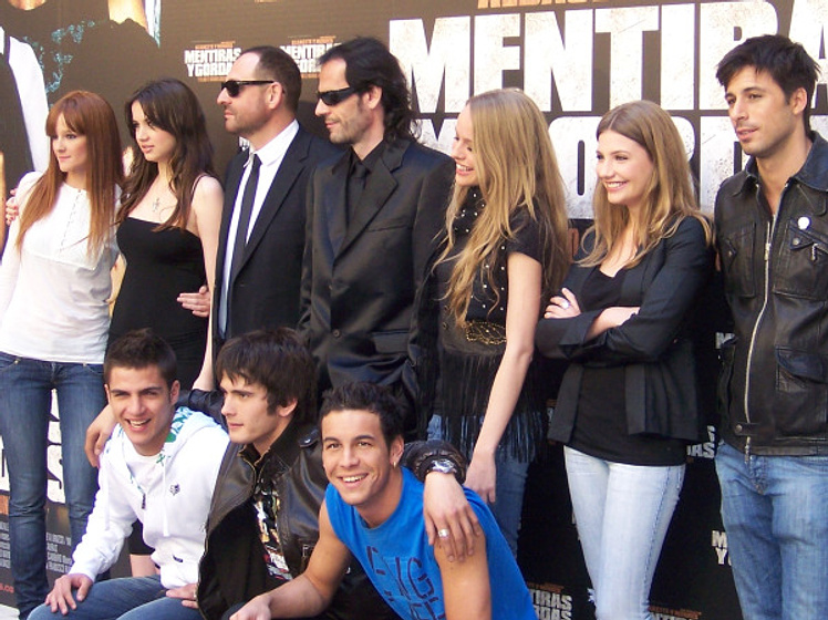 Alfonso Albacete, David Menkes, Ana de Armas, Hugo Silva, Mario Casas, Miriam Giovanelli, Maxi Iglesias, Yon González y Esmeralda Moya en Mentiras y Gordas (Rueda de prensa en Madrid. Marzo 2009)