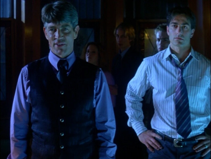 Eric Roberts en Lobos de Wall Street