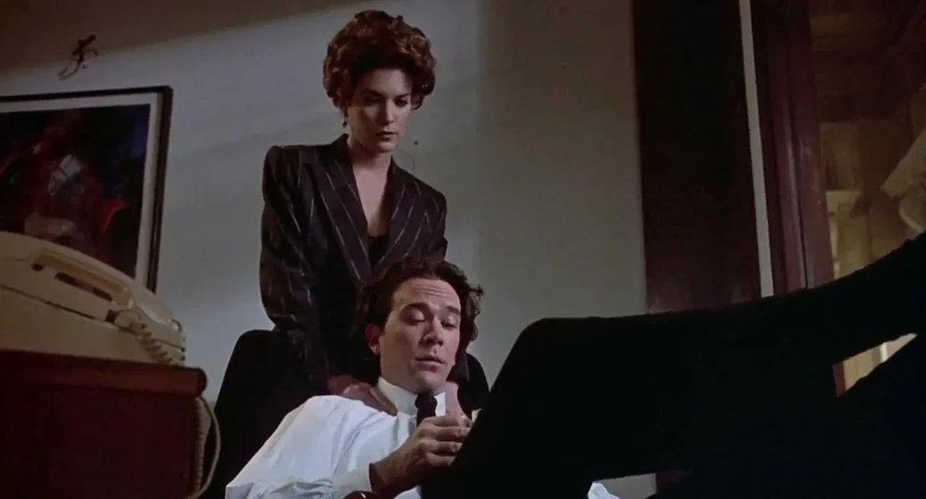 Lara Flynn Boyle y Timothy Hutton en la-suplente-ambicion-fatal