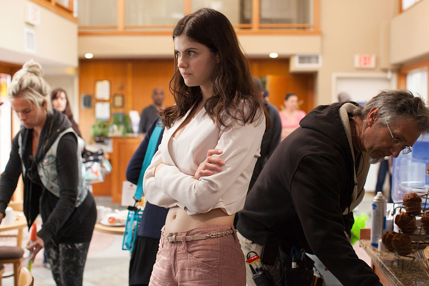 Alexandra Daddario en Cambio de Planes