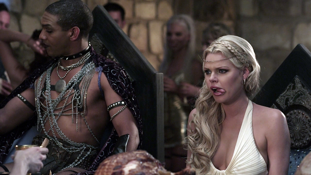 Sophie Monk en 301-la-leyenda-del-imponentus-maximus