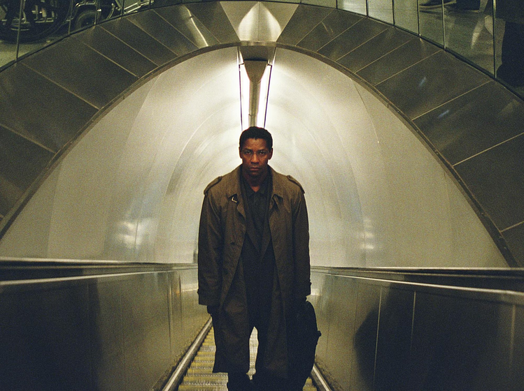 Denzel Washington en El Mensajero del Miedo