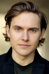 picture of actor Oliver Coopersmith
