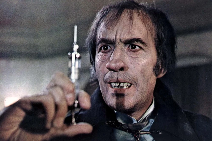 Christopher Lee [I] en el-monstruo-1971