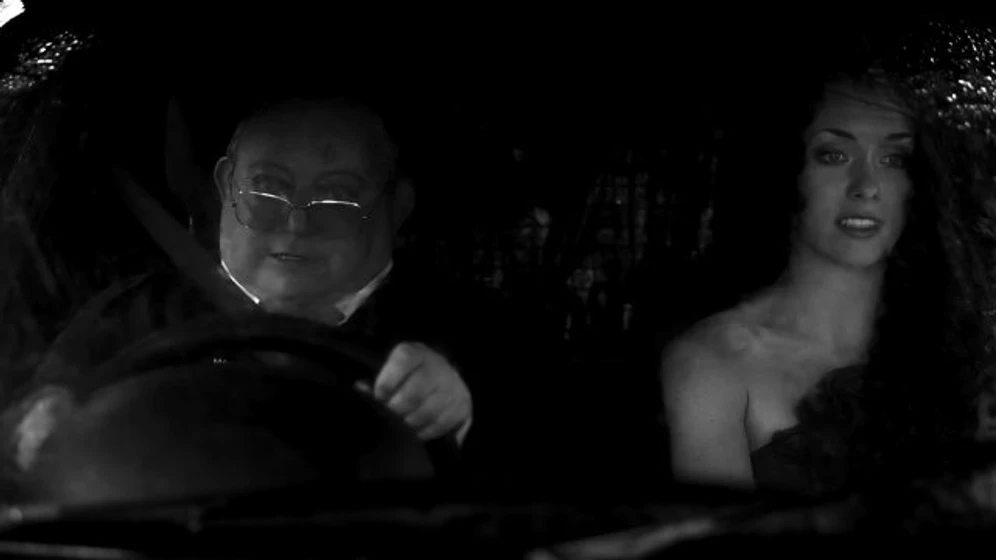 Ashlynn Yennie y Laurence R. Harvey en the-human-centipede-ii-full-sequence