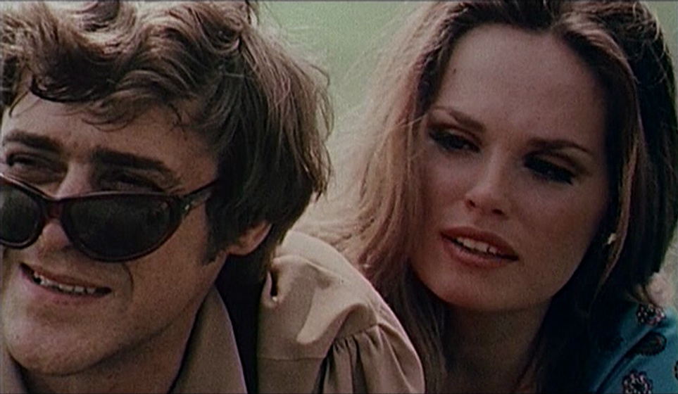 Judith Ridley y Raymond Laine en There's Always Vanilla