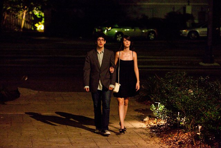 Matt Bennett y Nicole Weaver en Entérate: Soy Virgen