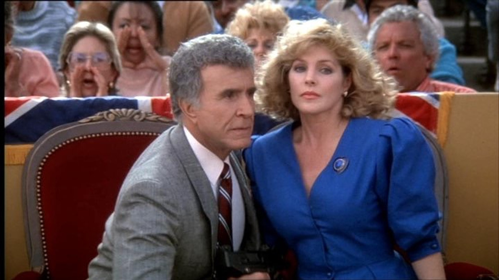 Ricardo Montalbán y Priscilla Presley en Agárralo como puedas
