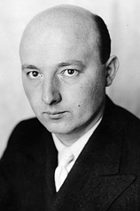 photo of person Oskar Fischinger