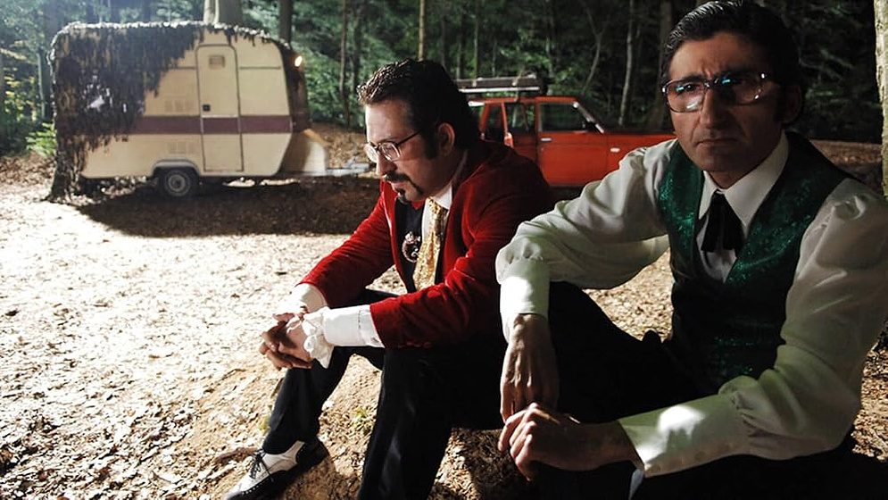 Cem Yilmaz y Tuna Orhan en the-magician