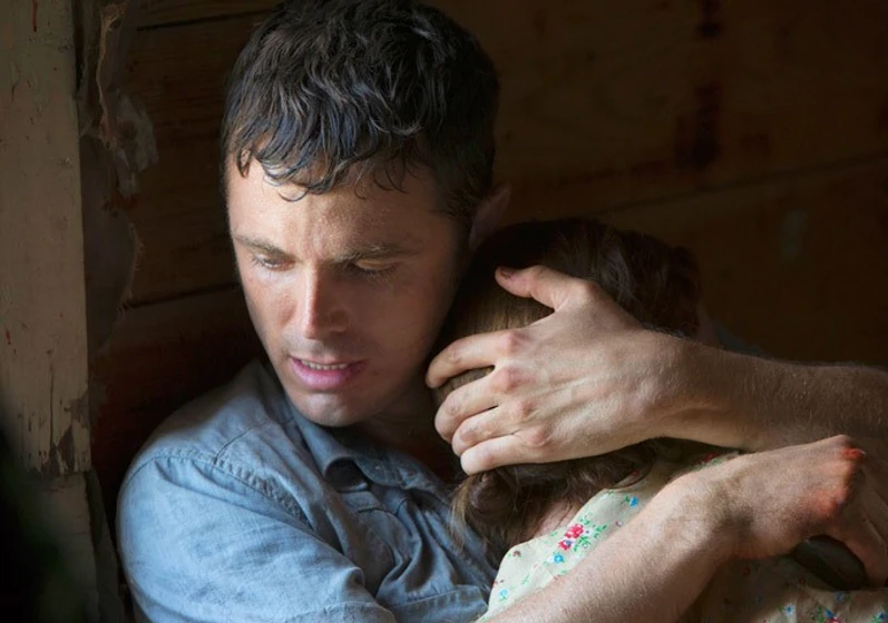 Casey Affleck y Rooney Mara en en-algun-lugar-sin-ley