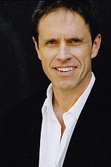 picture of actor James Downing