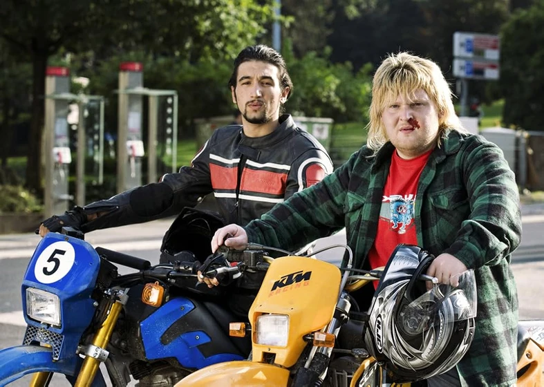 Oktay Özdemir y Axel Stein en los-cocodrilos