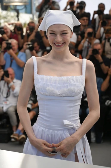 Hunter Schafer en Kinds of Kindness (Mayo 2024)