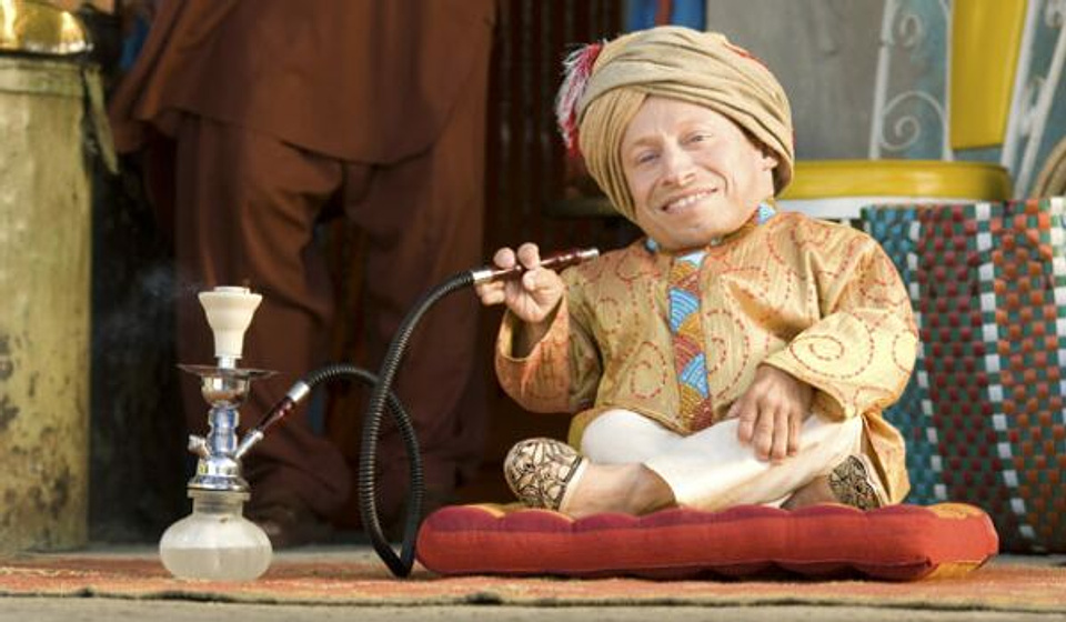Verne Troyer en El Gurú del Buen Rollo