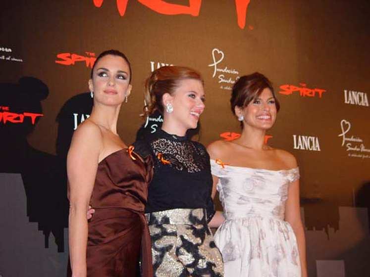Scarlett Johansson, Paz Vega y Eva Mendes en The Spirit (Photocall en Madrid. Diciembre 2008)