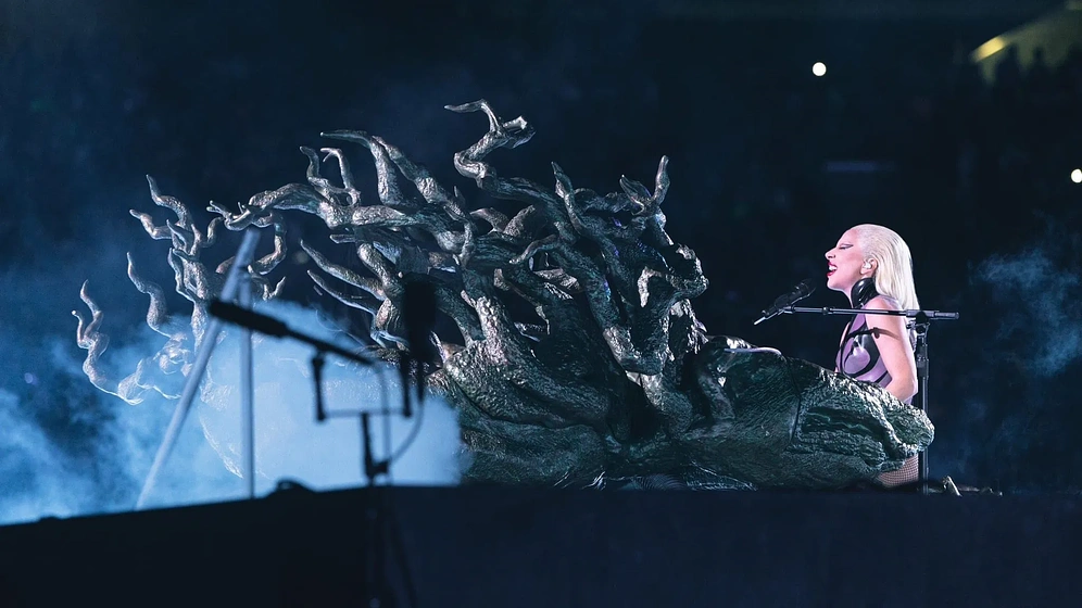 Imagen de Gaga Chromatica Ball