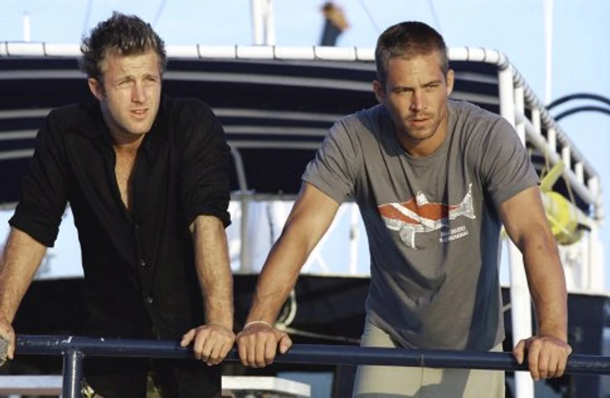 Paul Walker y Scott Caan en inmersion-letal