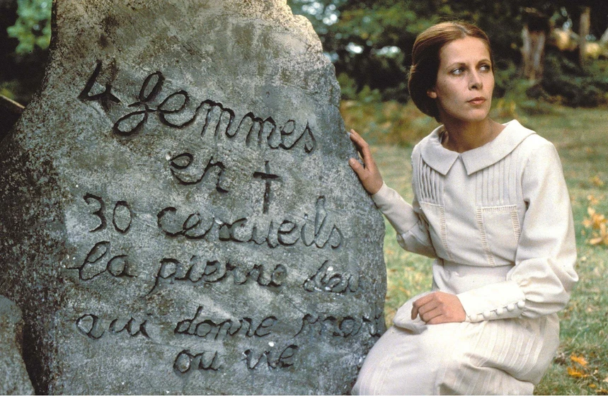 Claude Jade en the-island-of-thirty-coffins