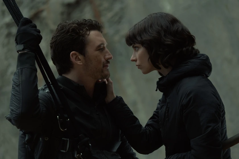 Miles Teller y Anya Taylor-Joy en el-abismo-secreto
