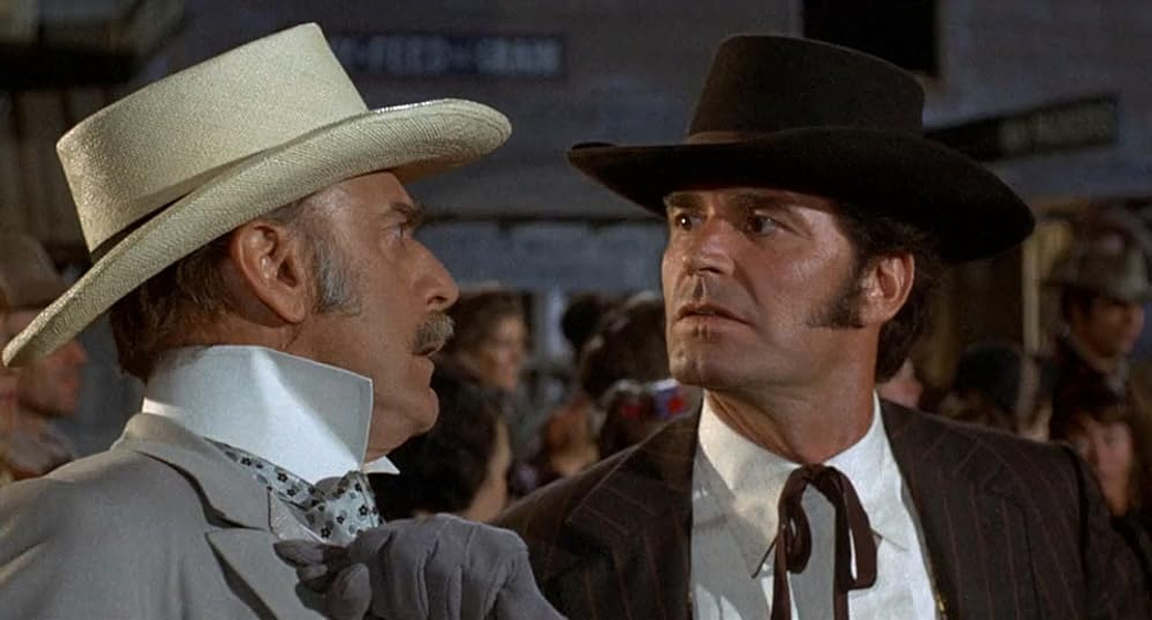 James Garner y John Dehner en Látigo