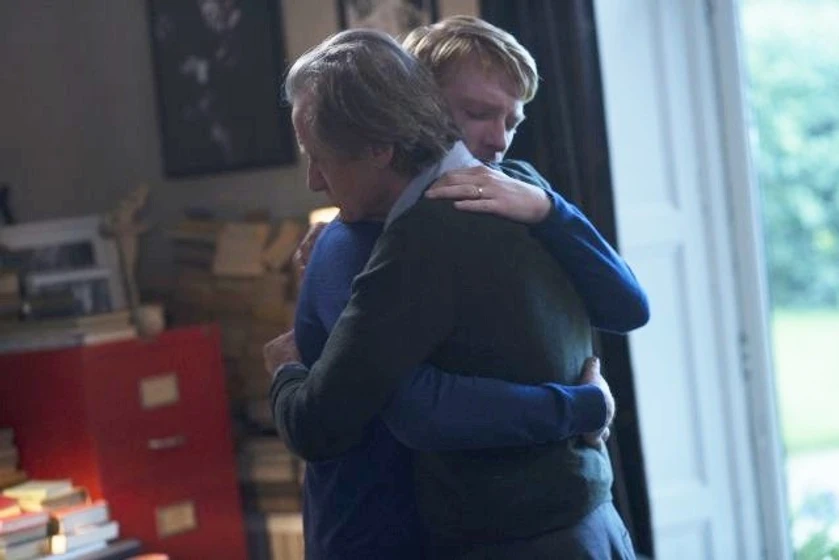 Bill Nighy y Domhnall Gleeson en una-cuestion-de-tiempo