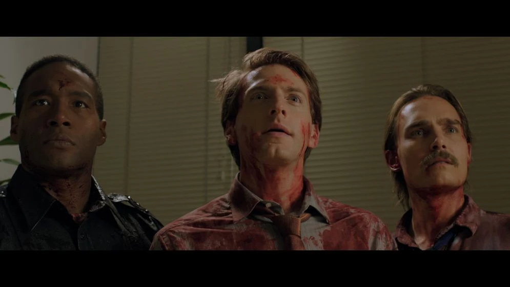 Joey Kern, Fran Kranz y Pedro Pascal en Bloodsucking Bastards