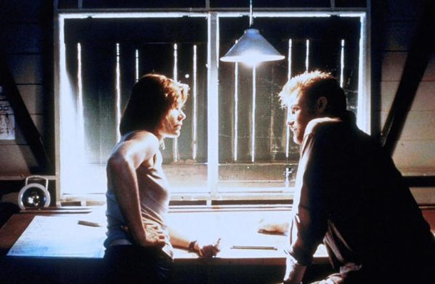 Mariel Hemingway y Doug Savant en La Guardaespaldas