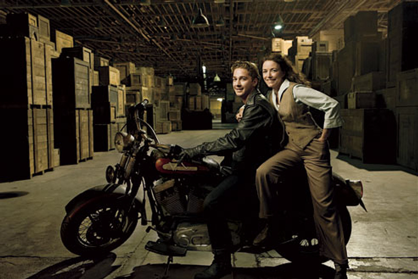 Karen Allen y Shia LaBeouf en Indiana Jones y el Reino de la Calavera de Cristal