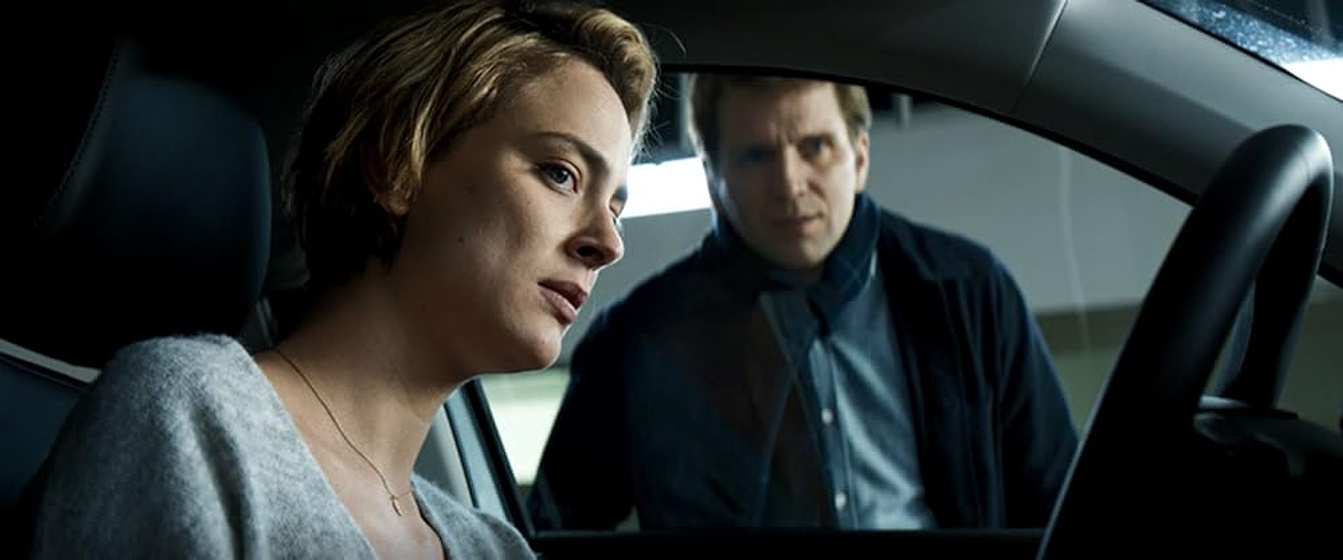 Nora Arnezeder en Combustión Instantánea