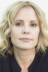 picture of actor Emma Caulfield