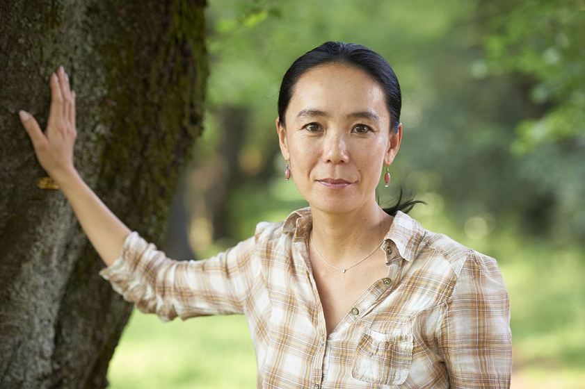 Miyoko Asada en Una Pastelería en Tokio