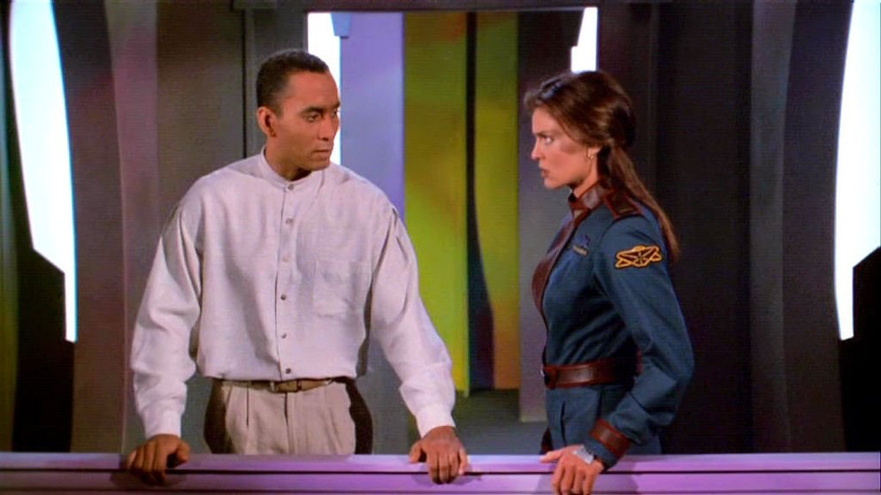 Tracy Scoggins y Richard Biggs en babylon-5-the-river-of-souls