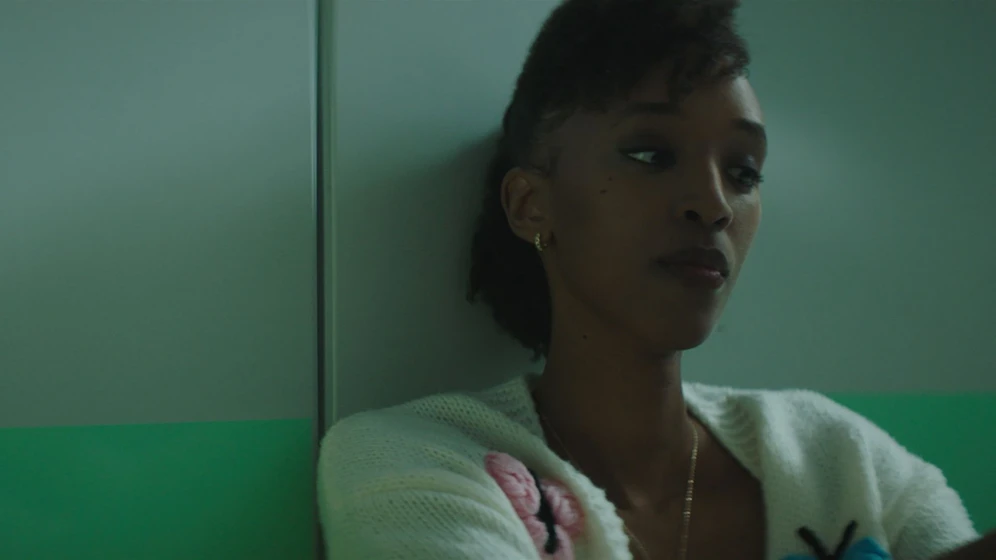 Sheila Isaro en neon-dreaming