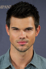photo of person Taylor Lautner