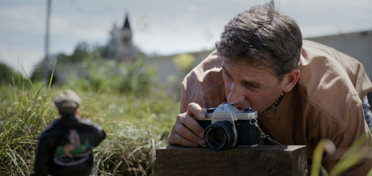 still of movie Bienvenidos a Marwen