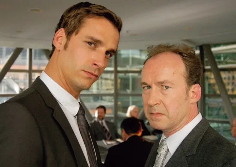 Ulrich Noethen y Max von Thun en nunca-te-fies-de-tu-jefe