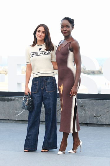 Macarena García y Lupita Nyong'o en Robot Salvaje (Festival de San Sebastián. Septiembre 2024)