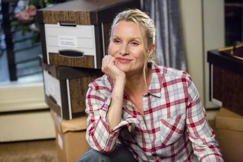 Nicollette Sheridan en todo-tuyo-2016