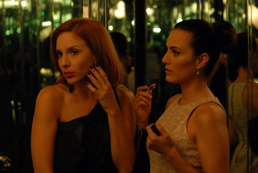 Julieta Díaz y Carla Peterson en Dos más dos